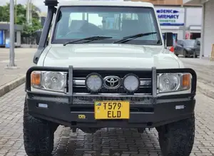 Toyota Land Cruiser 2008 White