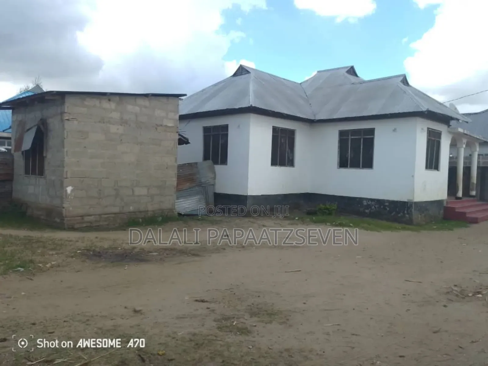 3bdrm House in Dalalipapaatzseven, Bunju for sale