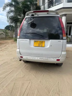 Toyota Noah 2001 Silver