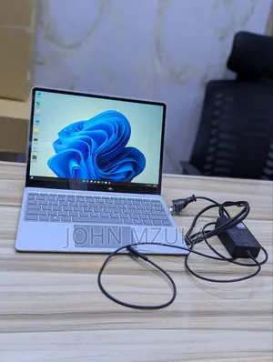 Laptop Microsoft Surface Laptop Go 8GB Intel Core I5 SSD 256GB