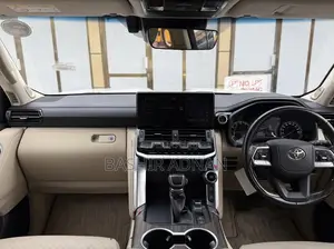 Toyota Land Cruiser 2023 White