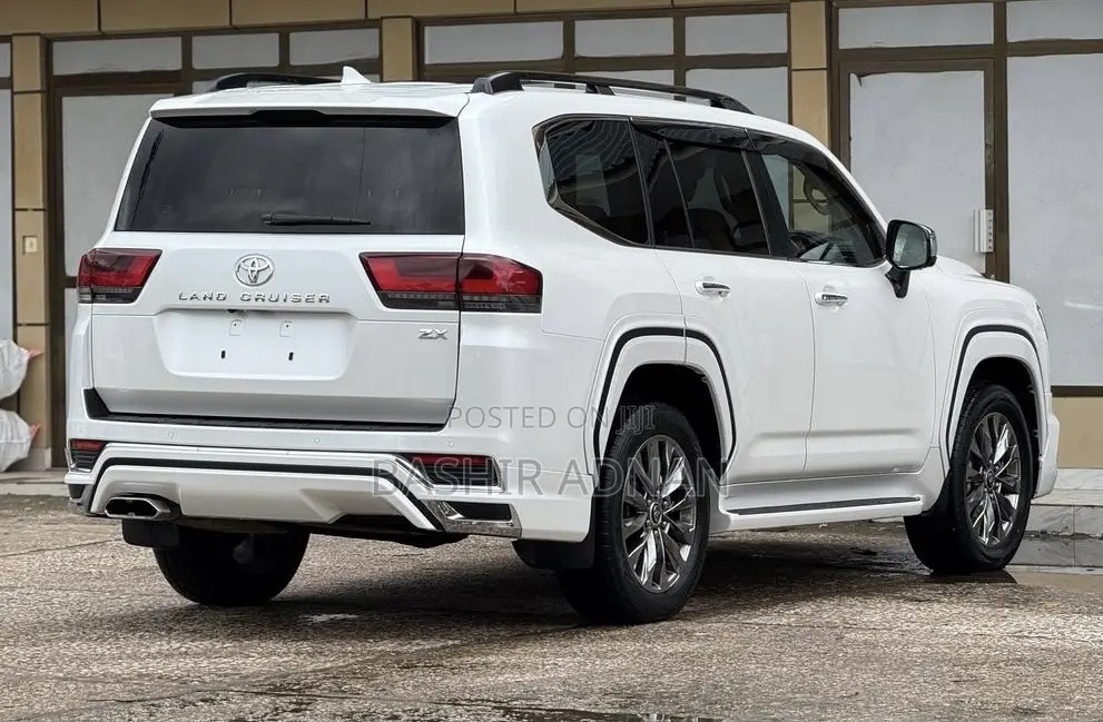 Toyota Land Cruiser 2023 White