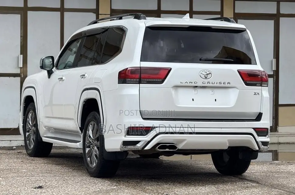 Toyota Land Cruiser 2023 White