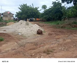 Eneo Lenye Ukubwa Wa SQMT 600 Linauzw Lipo Salasala Mwanzoni