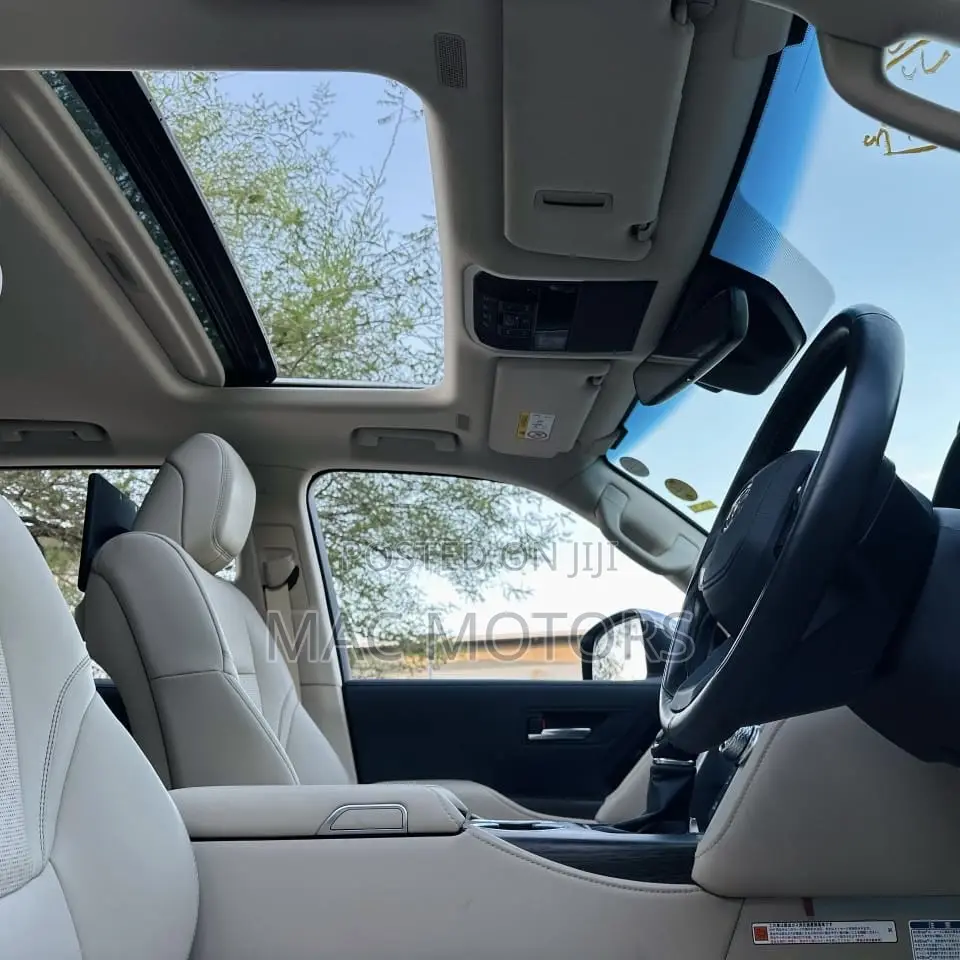 Toyota Land Cruiser 2023 White