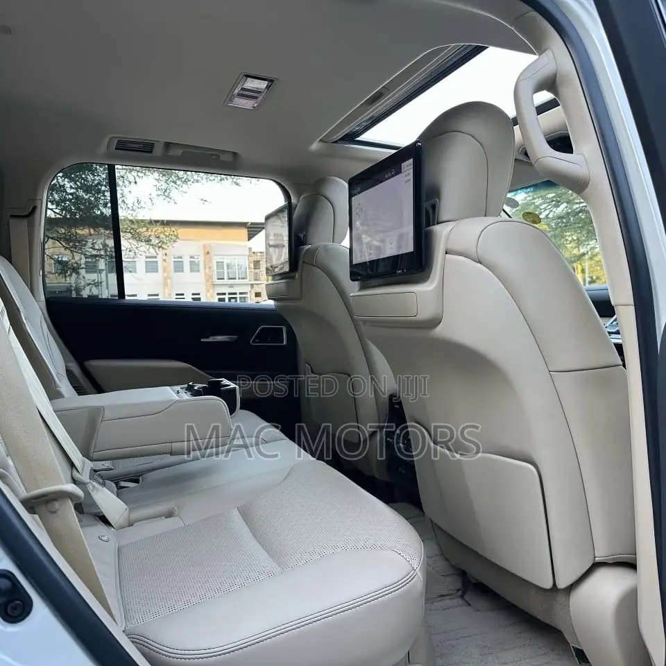 Toyota Land Cruiser 2023 White
