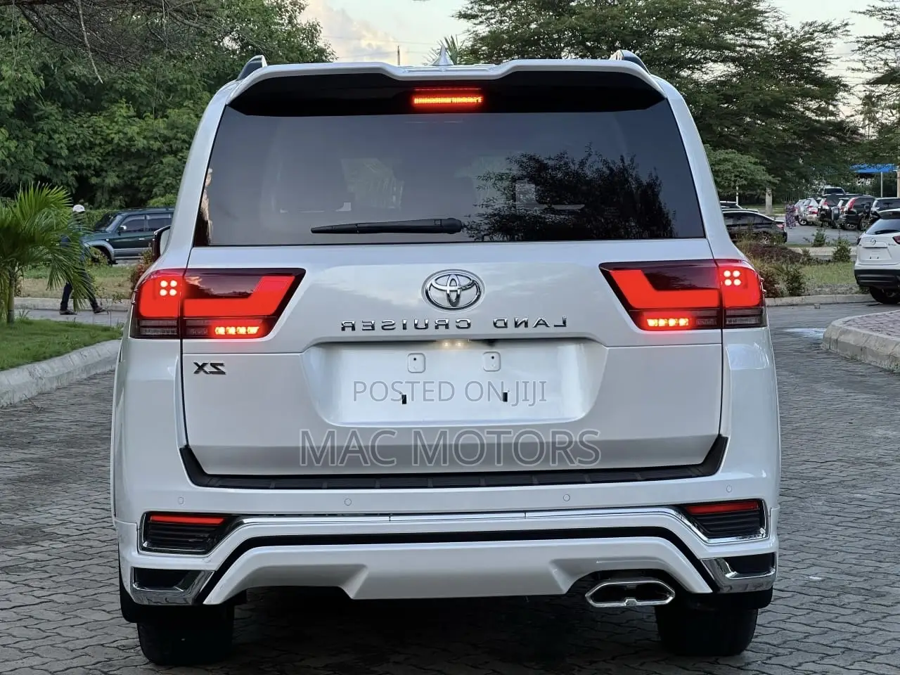 Toyota Land Cruiser 2023 White