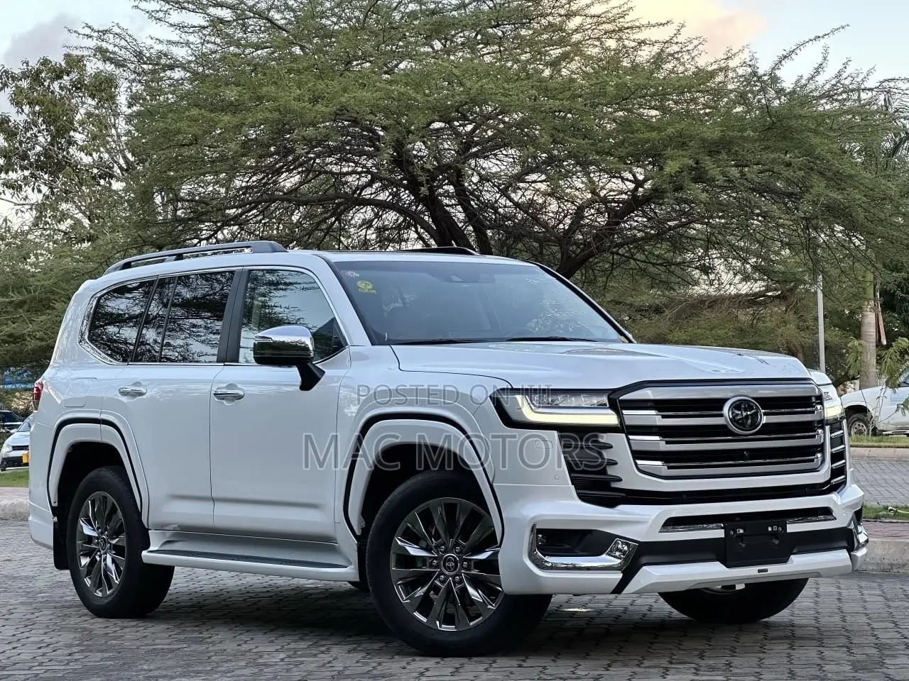 Toyota Land Cruiser 2023 White