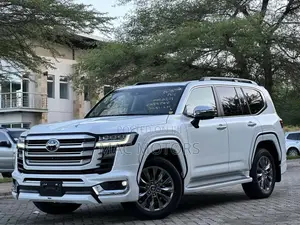 Toyota Land Cruiser 2023 White