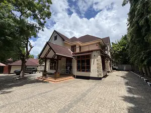 5bdrm House in Trusted Real Estate, Oyster Bay for rent