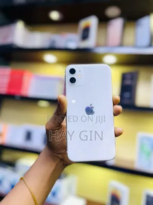 New Apple iPhone 11 128 GB White