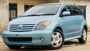 Toyota IST 2005 Blue