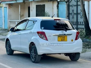 Toyota Vitz 2013 White