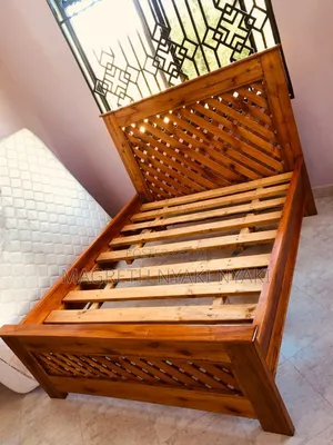 Kitanda Cha Mbao Ngumu Marimba