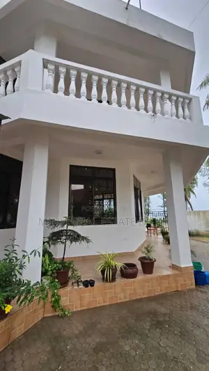 10bdrm House in Mbezi Beach for sale