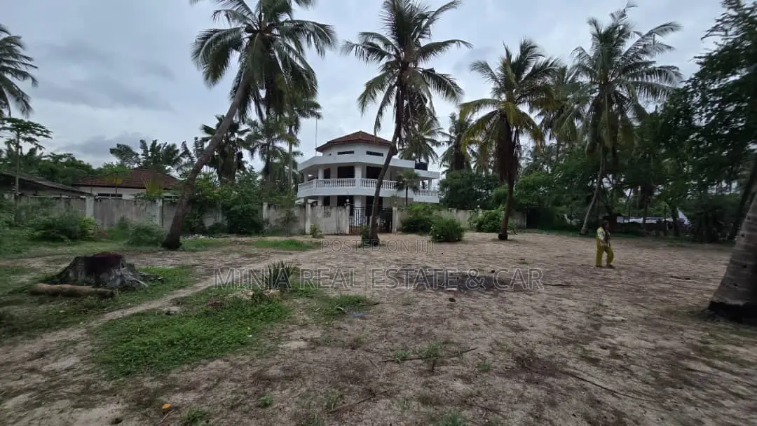 10bdrm House in Mbezi Beach for sale