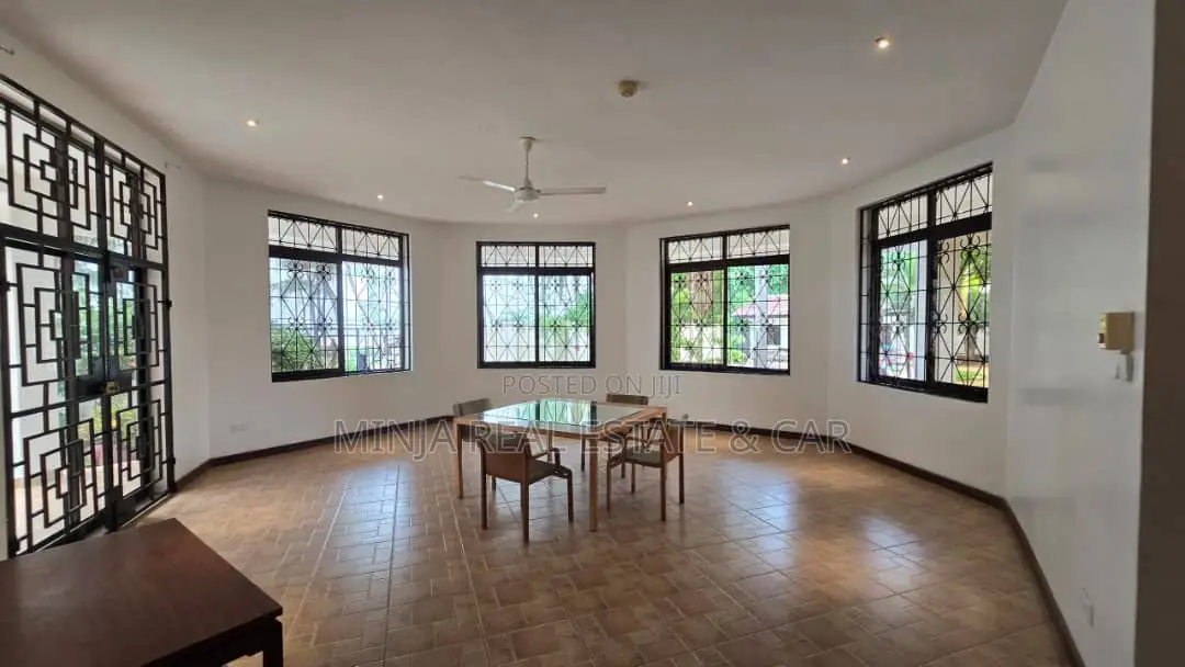 10bdrm House in Mbezi Beach for sale