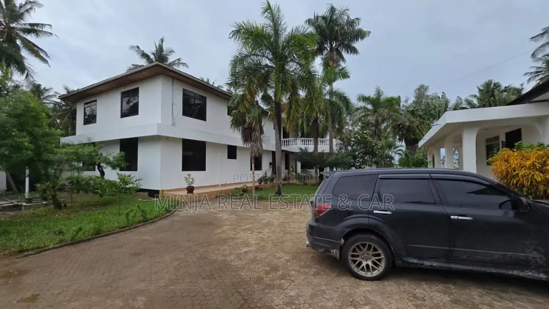 10bdrm House in Mbezi Beach for sale