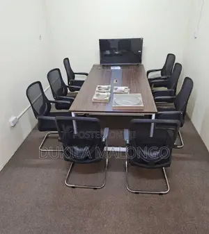Meza Ya Office Pamoja Na Viti Vyake