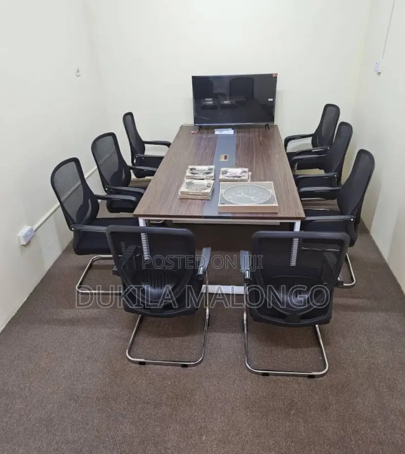 Meza Ya Office Pamoja Na Viti Vyake