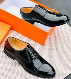 Shining Shoes/Vya Ngozi Vya Kung'aa