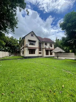 5bdrm Apartment in Oyster Bay for rent