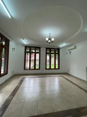 5bdrm Apartment in Oyster Bay for rent
