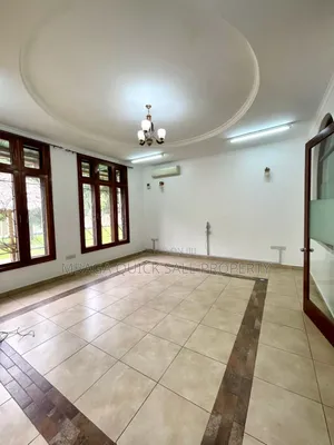 5bdrm Apartment in Oyster Bay for rent