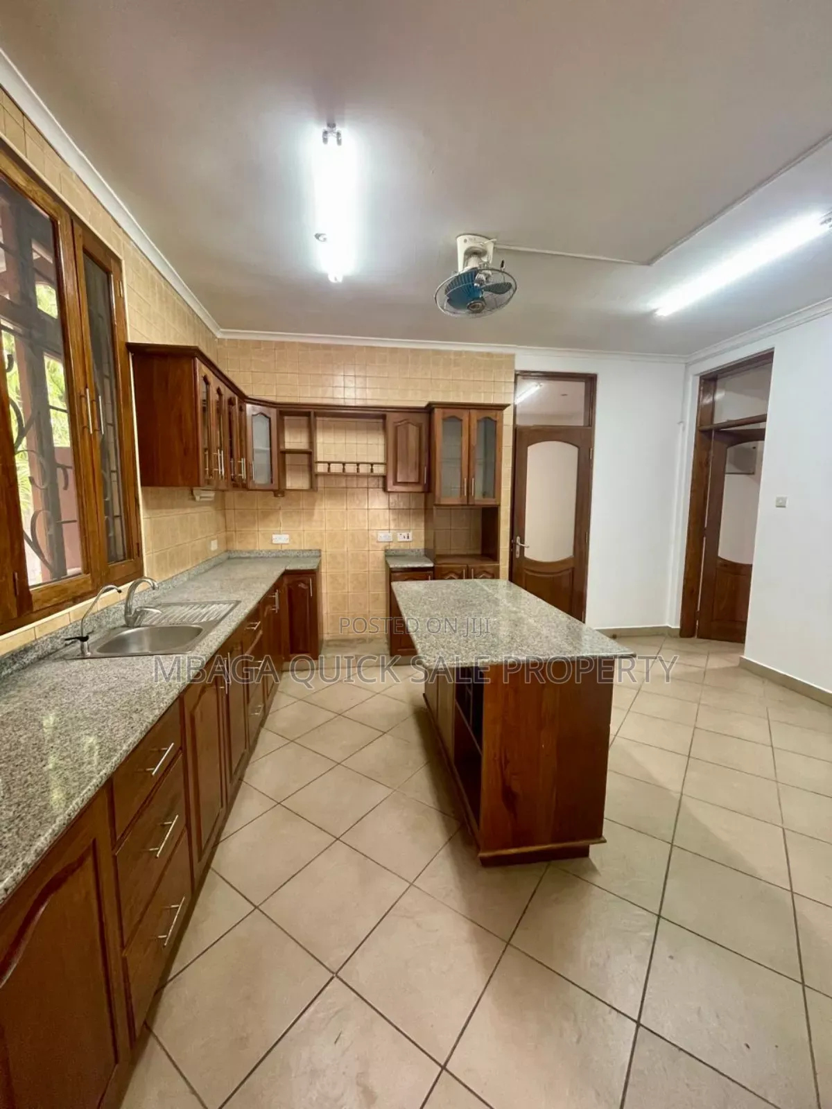 5bdrm Apartment in Oyster Bay for rent