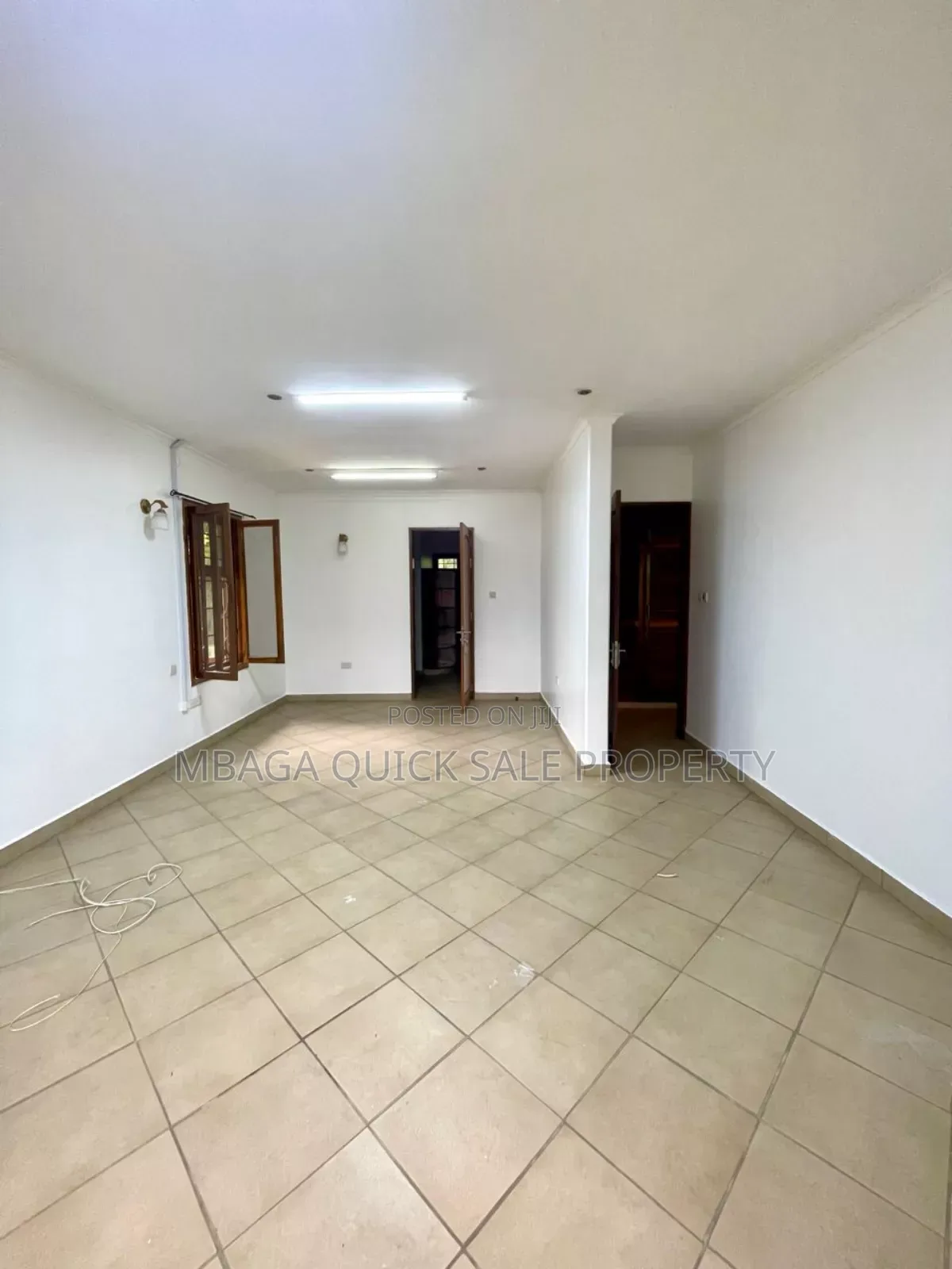 5bdrm Apartment in Oyster Bay for rent
