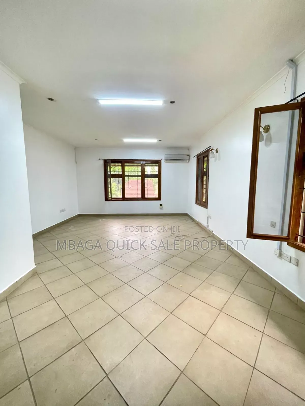 5bdrm Apartment in Oyster Bay for rent