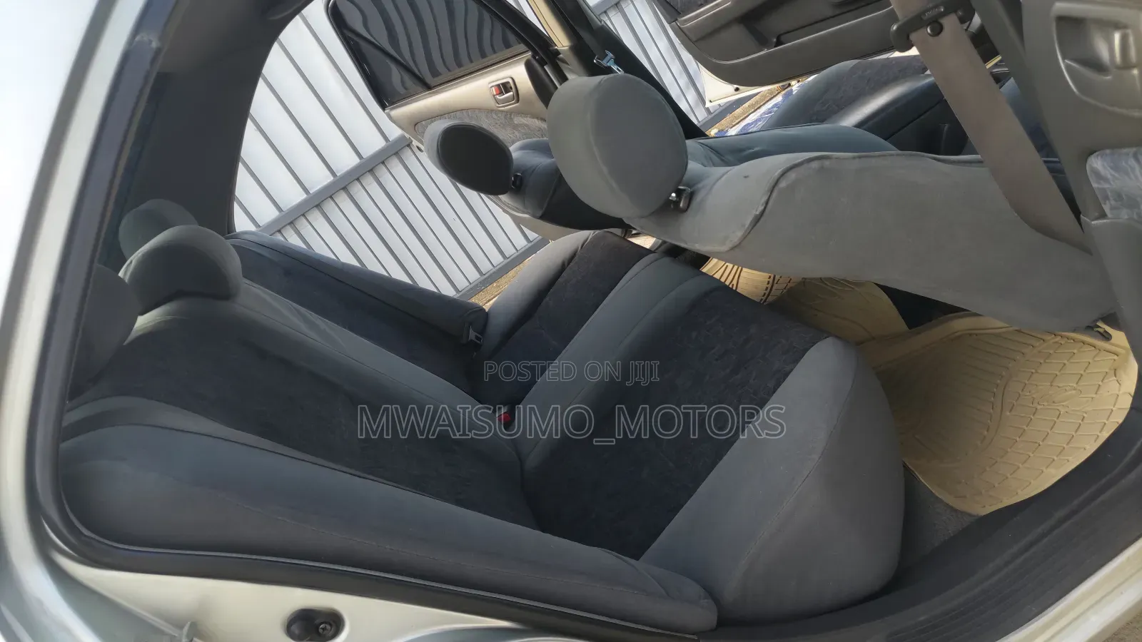 Toyota Carina 2000 Silver