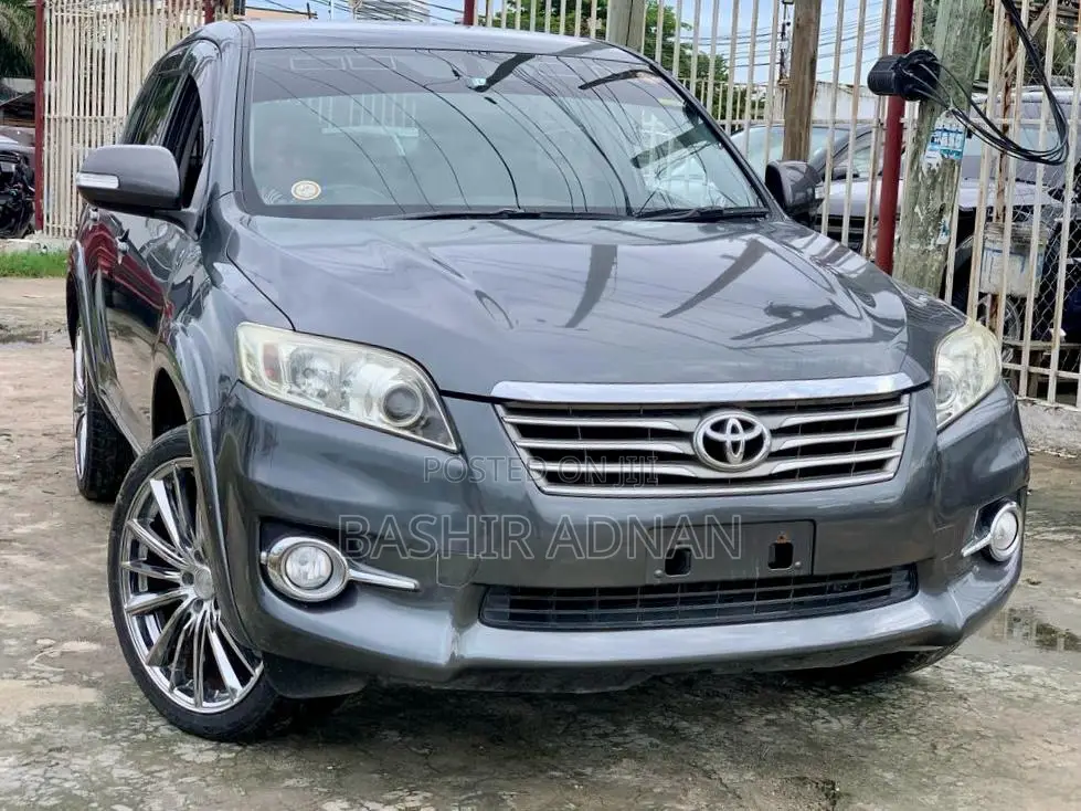 Toyota Vanguard 2010 Gray