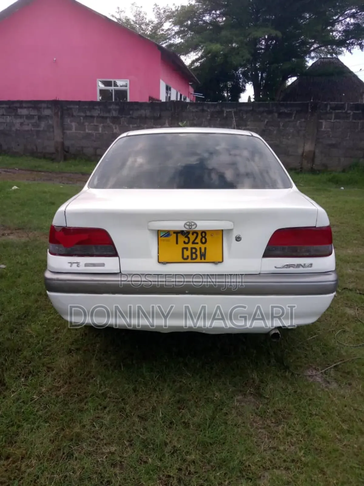 Toyota Carina 2000 White