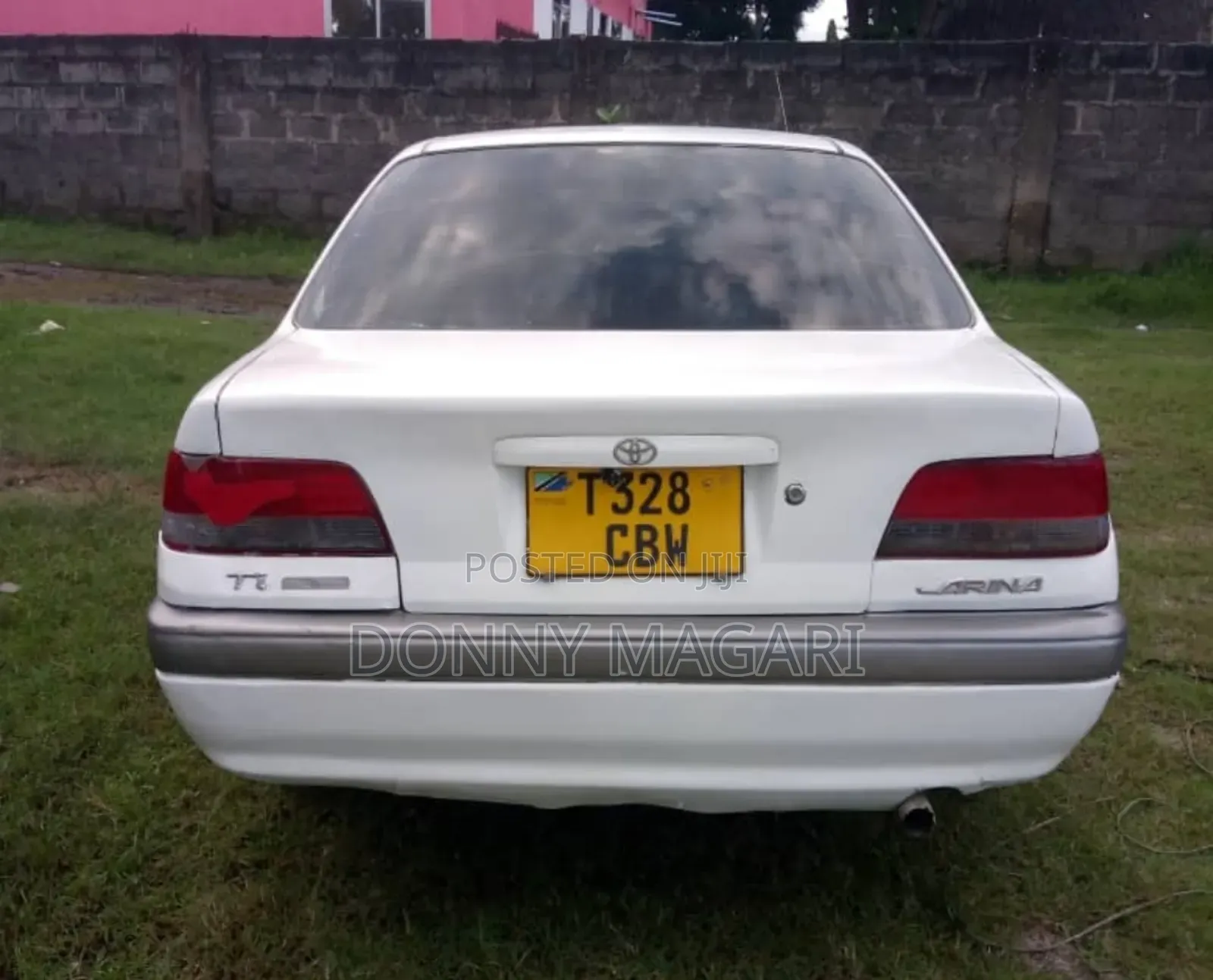 Toyota Carina 2000 White