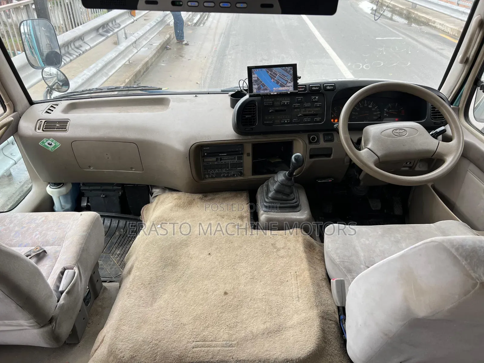 Toyota Coaster 2004