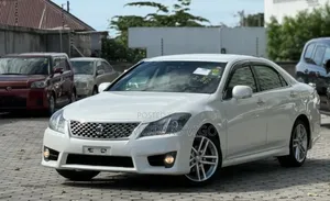 Toyota Crown 2011 Pearl