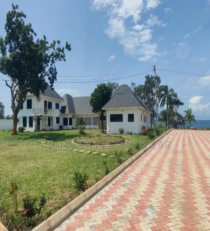 9bdrm House in Kirare for sale