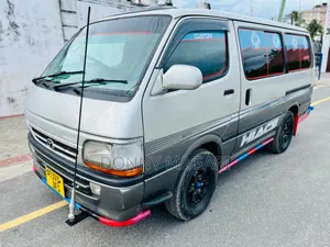 Toyota HiAce 2006 Silver