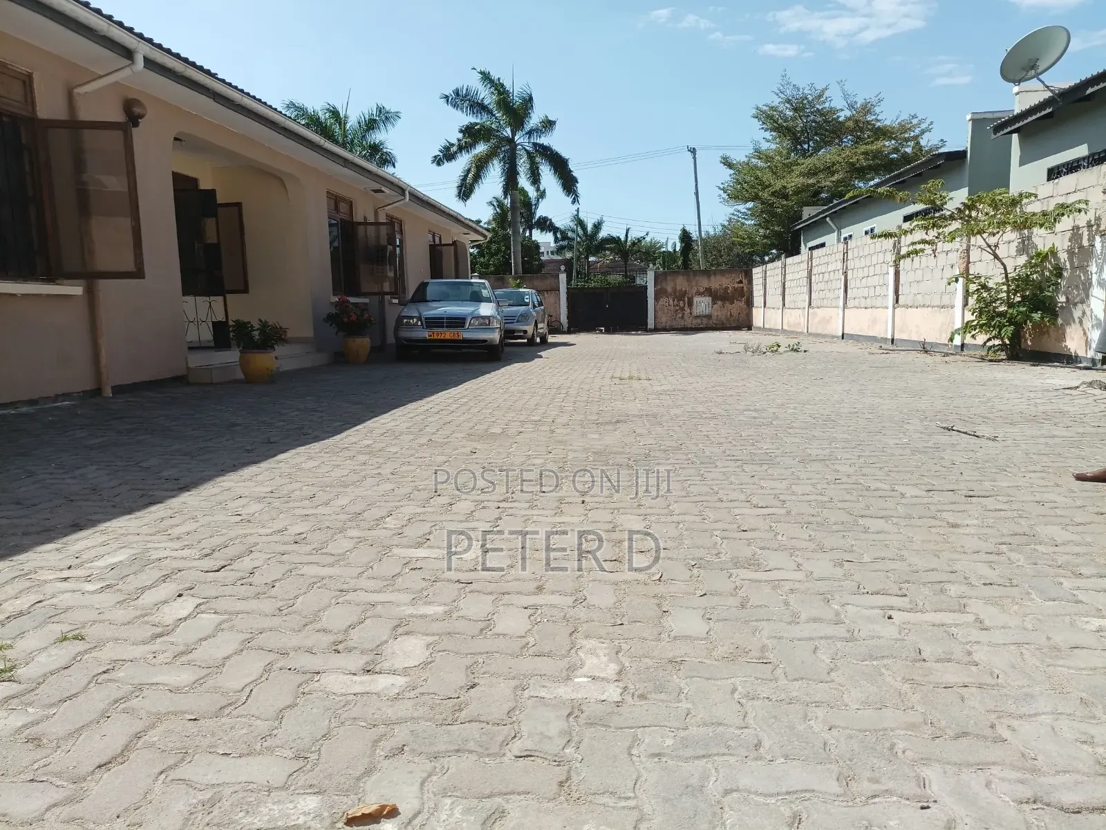 8bdrm House in Mbezi Beach for sale