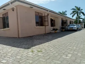 8bdrm House in Mbezi Beach for sale