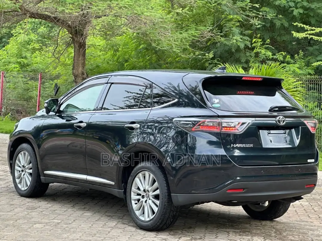 Toyota Harrier 2.0 2015 Blue