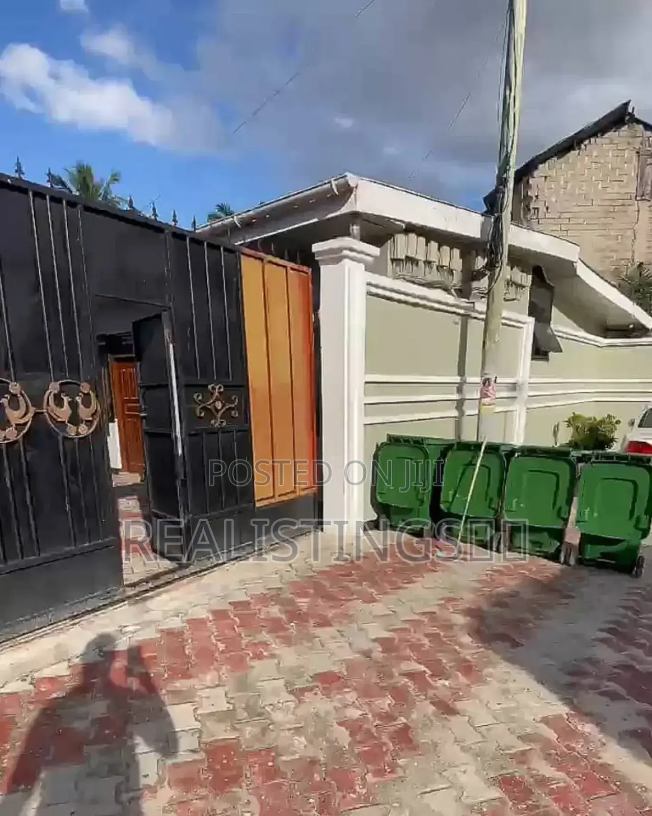 Sinza: House Apartments Units 25 Zinauzwa - Dar