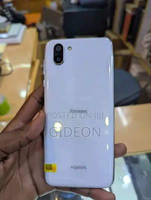 Sharp Aquos R2 64 GB White