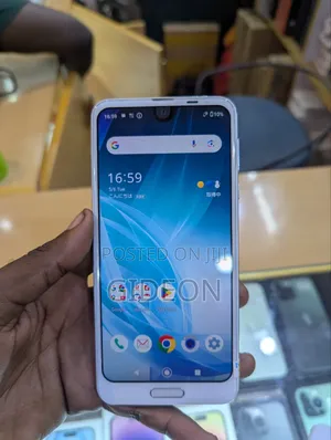 Sharp Aquos R2 64 GB White
