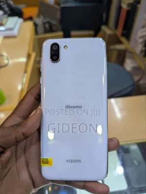 Sharp Aquos R2 64 GB White
