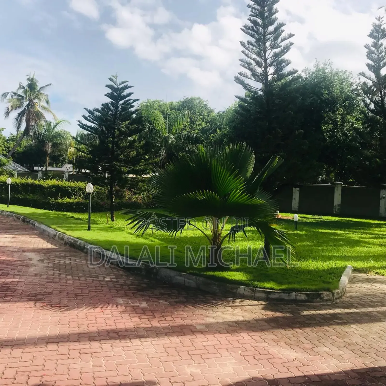 5bdrm House in Msasani Beach for rent