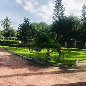 5bdrm House in Msasani Beach for rent