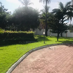 5bdrm House in Msasani Beach for rent