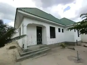 7bdrm Apartment in Gongo La Mboto, Ilala for sale